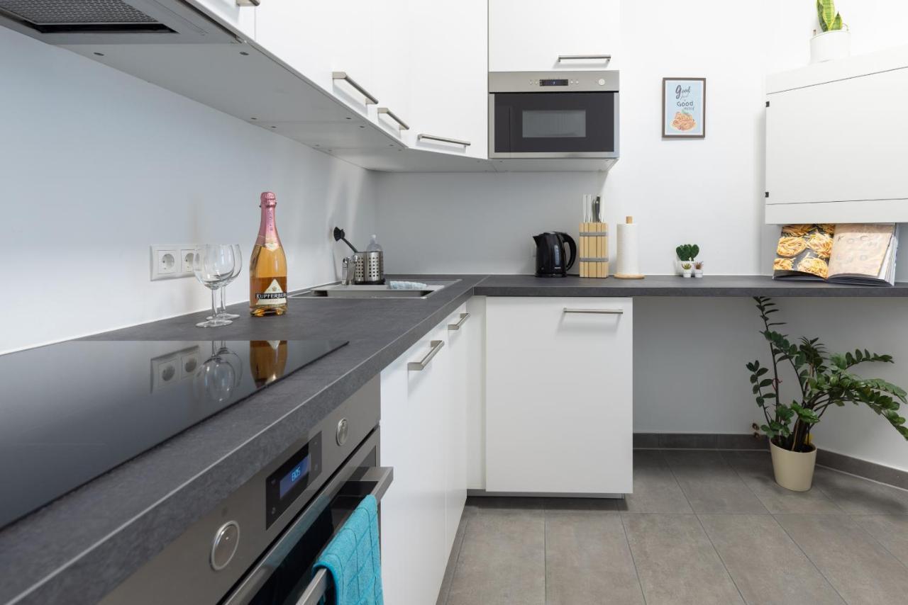 Yeshello Vienna Central Station Apartment Exterior photo